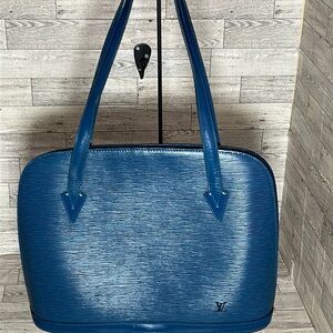 Louis Vuitton Toledo Blue Epi Leather Lussac Bag EUC rare & beautiful